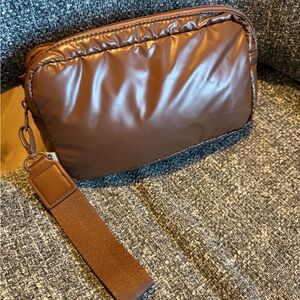 Beis expandable convertible belt bag in maple